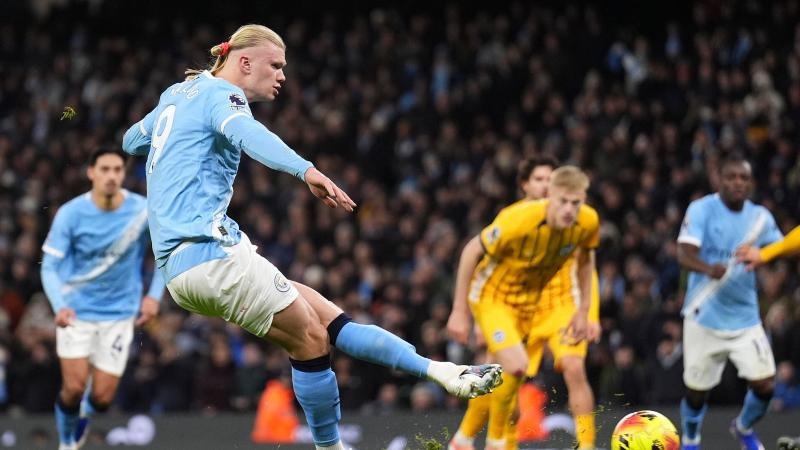 库里谈防守布克：身高上确实会吃亏，我的目标是不被他一步过（库里谈防守布克：身高不占优势，只求不让他第一步过人）