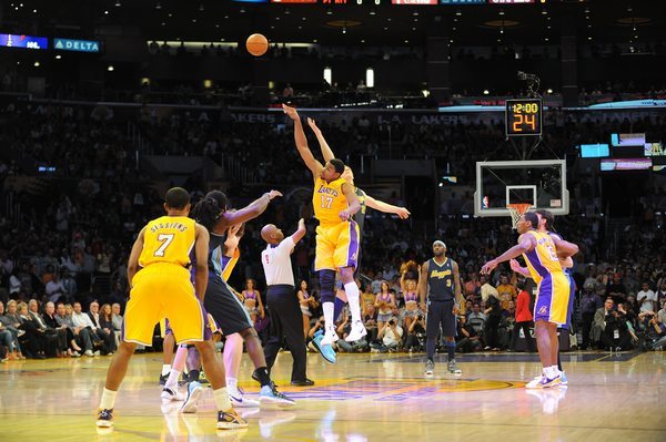 重磅！曝切尔西冬窗1.35亿镑报价熊皇，皇马考虑出售，18场0球遭狂嘘