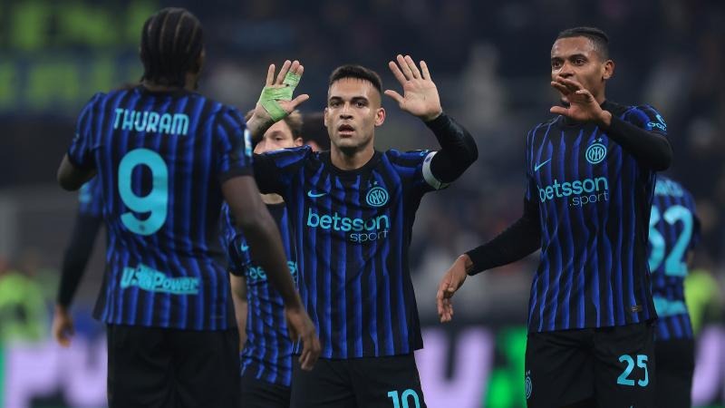 曼城欧冠出局再战英超领头羊 数据挺红军双杀（欧冠止步后曼城再碰英超领头羊，数据力挺红军完成双杀）